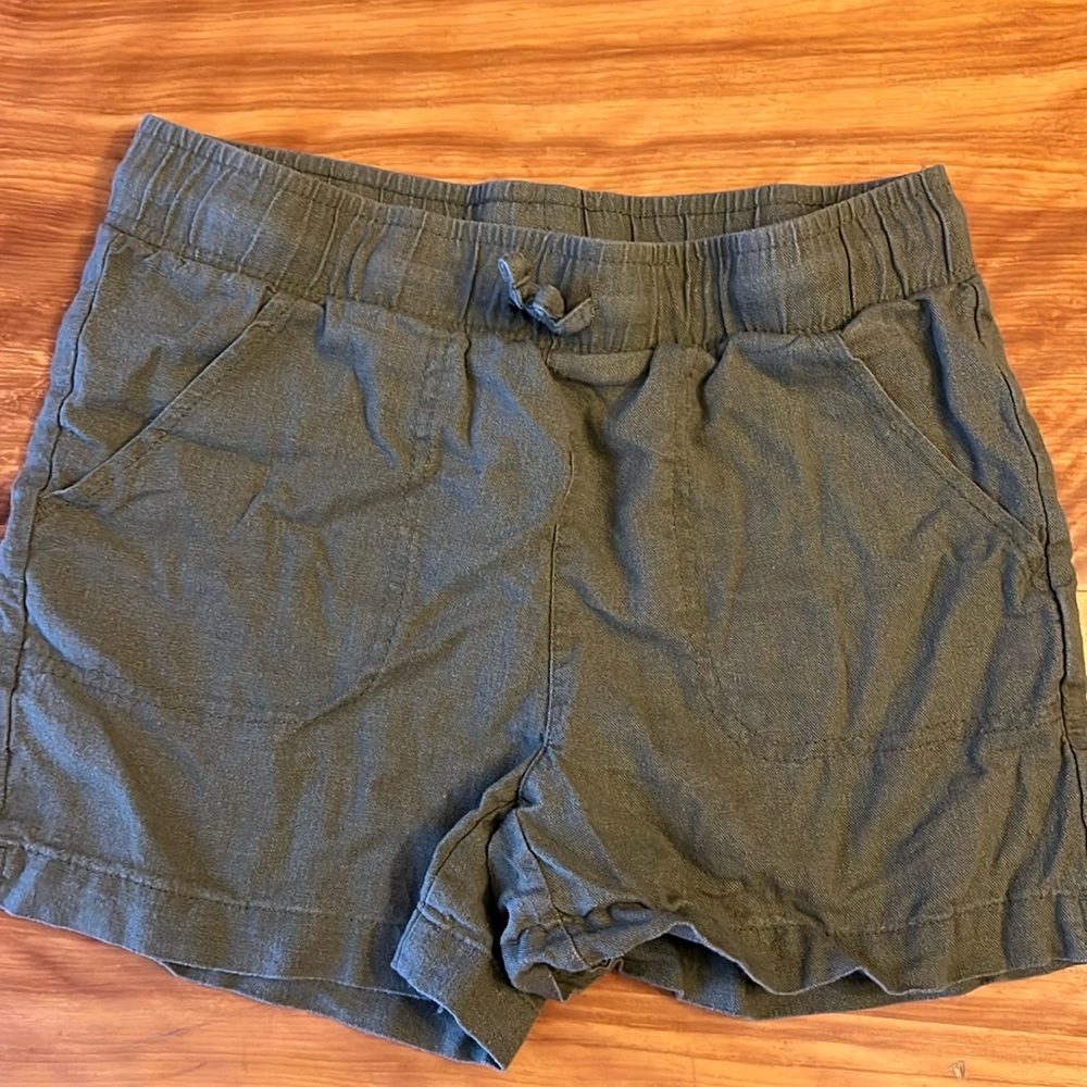 Girls’ olive green linen/ cotton shorts.